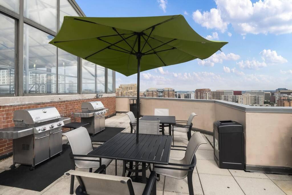Incredible Apartment With Rooftop In Pentagon City Arlington Zewnętrze zdjęcie
